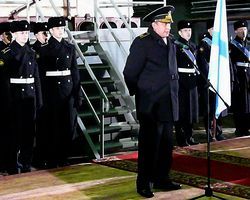 Президент России, Дмитрий Медведев, Николай Борисов, вице-адмирал Борисов, покупка УДК 