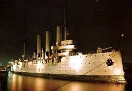 Легенду ВМФ России — крейсер «Аврора» главком сдал в музей.