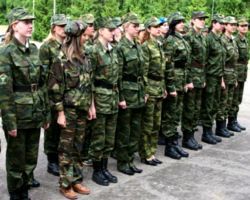 Женщины России спасают Армию от дефицита призывных  ресурсов.
